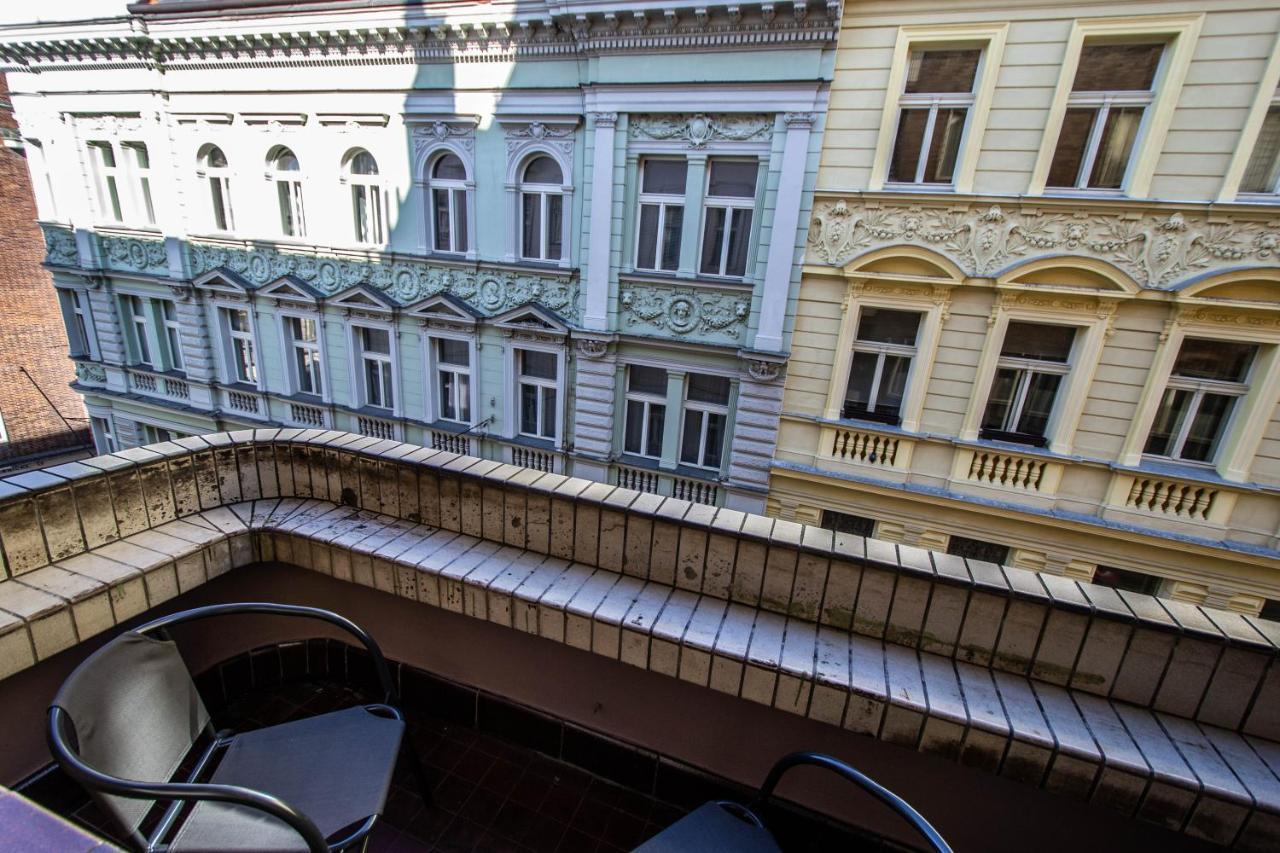 Colorful Day In Prague Design Apartments Exterior foto